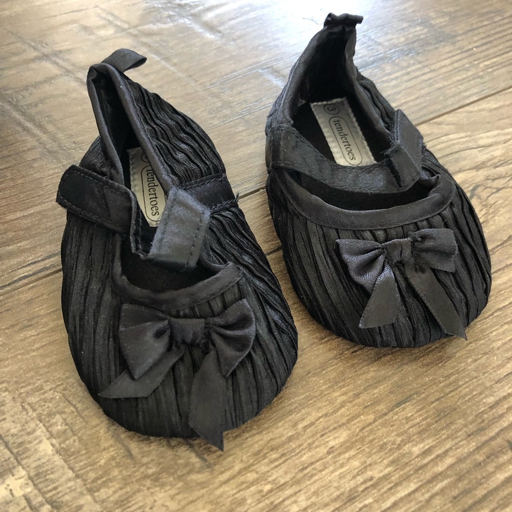EUC Sz 3 Tendertoes Black Cloth Pleated Mary Jane Baby Walking Shoes
